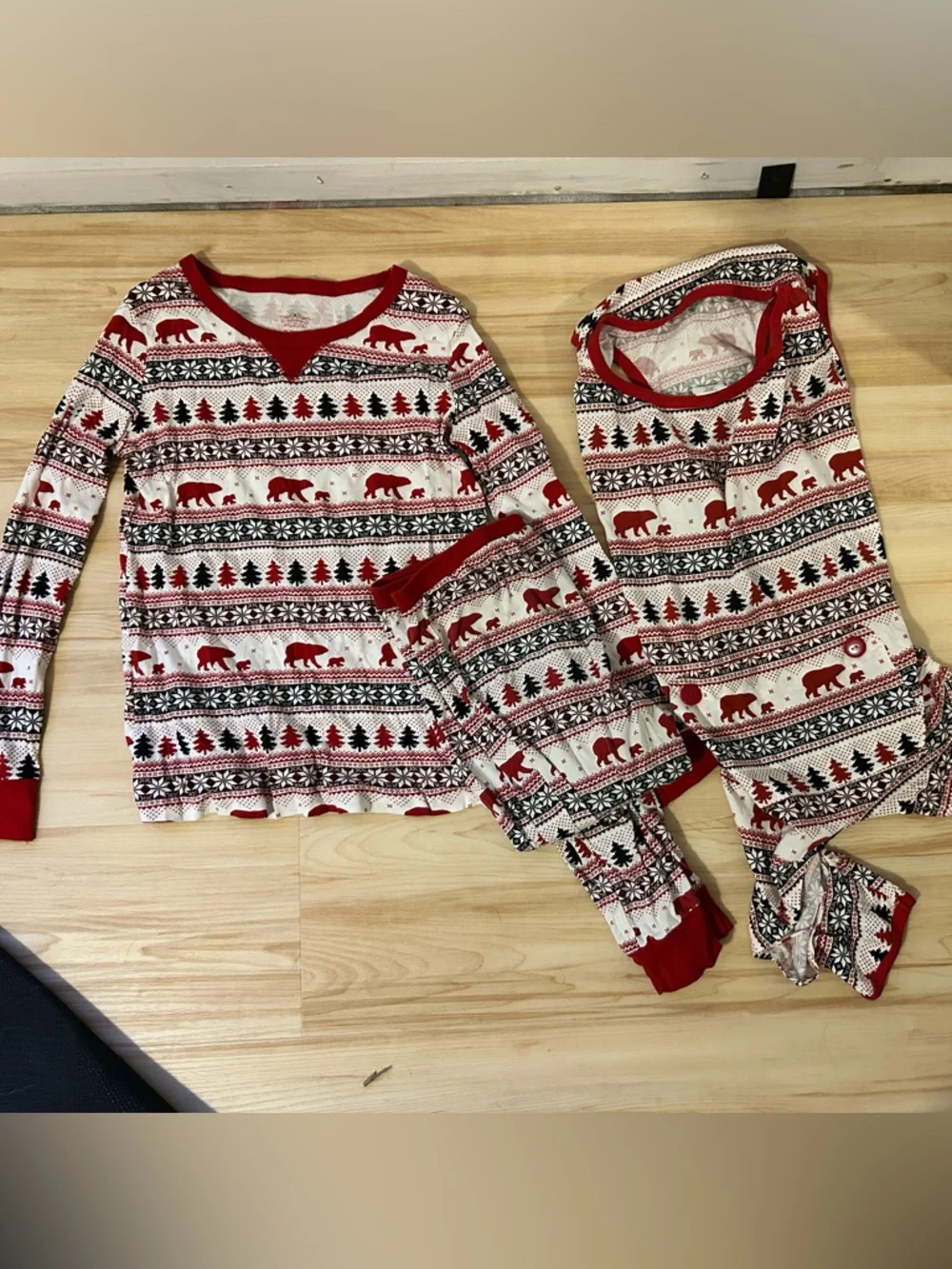 Matching adult women’s and pet pajamas for Christmas! 🎄 - Picture 3 of 9